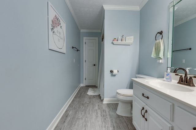 831 Columbia Hwy, Hohenwald, TN 38462