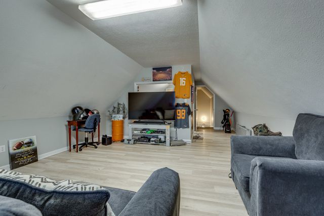 831 Columbia Hwy, Hohenwald, TN 38462