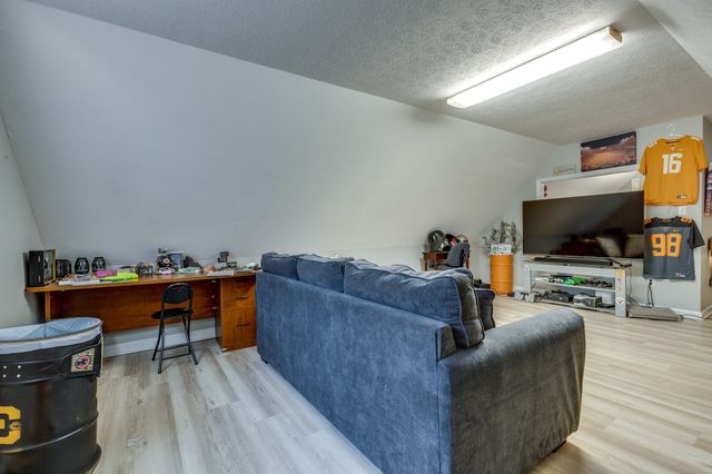 831 Columbia Hwy, Hohenwald, TN 38462