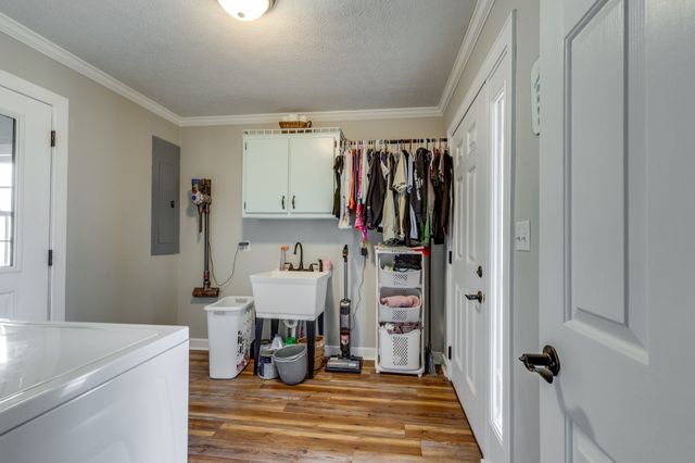 831 Columbia Hwy, Hohenwald, TN 38462