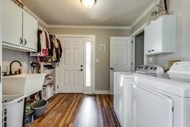 831 Columbia Hwy, Hohenwald, TN 38462