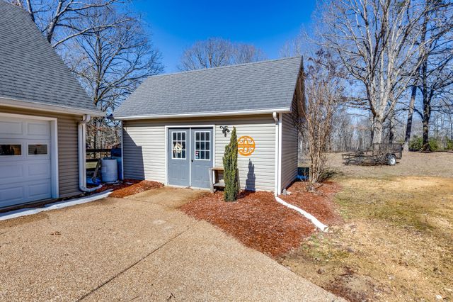 831 Columbia Hwy, Hohenwald, TN 38462