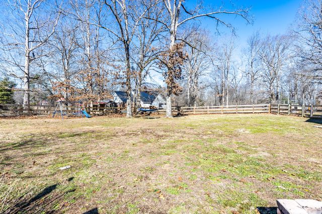 831 Columbia Hwy, Hohenwald, TN 38462