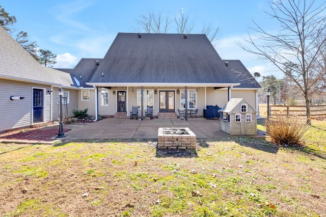 831 Columbia Hwy, Hohenwald, TN 38462