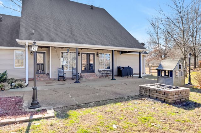 831 Columbia Hwy, Hohenwald, TN 38462