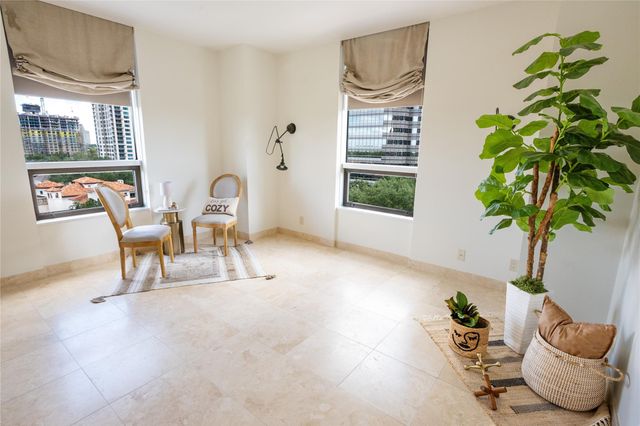5100 San Felipe Street 72, Houston, TX 77056