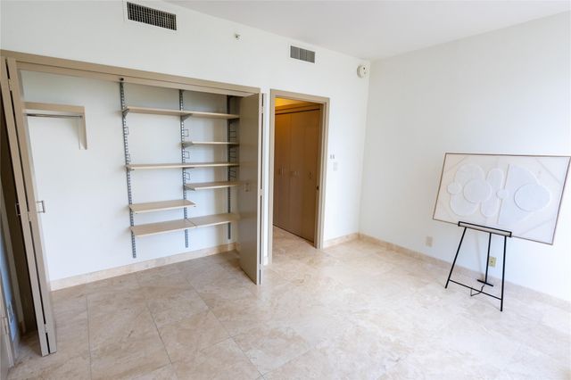 5100 San Felipe Street 72, Houston, TX 77056