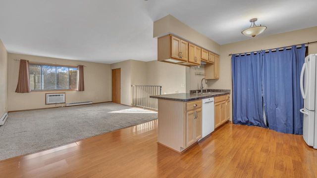 73 University DRIVE, Fond Du Lac, WI 54935