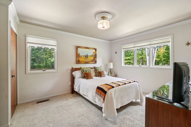 890 E Romeo Road, Oakland Twp, MI 48363