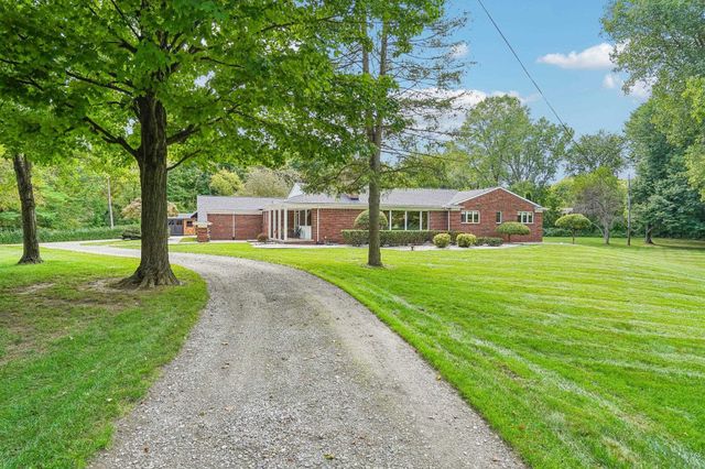 890 E Romeo Road, Oakland Twp, MI 48363