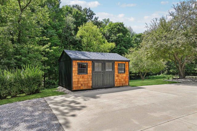 890 E Romeo Road, Oakland Twp, MI 48363
