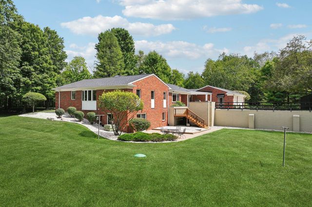 890 E Romeo Road, Oakland Twp, MI 48363