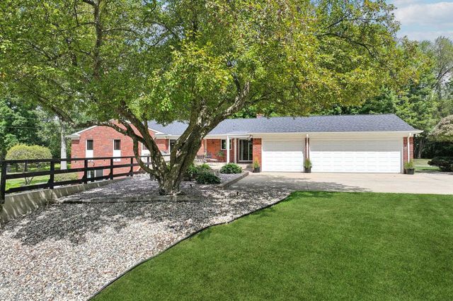 890 E Romeo Road, Oakland Twp, MI 48363