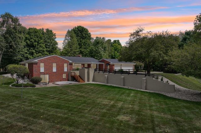 890 E Romeo Road, Oakland Twp, MI 48363