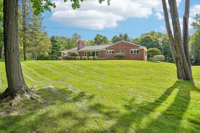 890 E Romeo Road, Oakland Twp, MI 48363