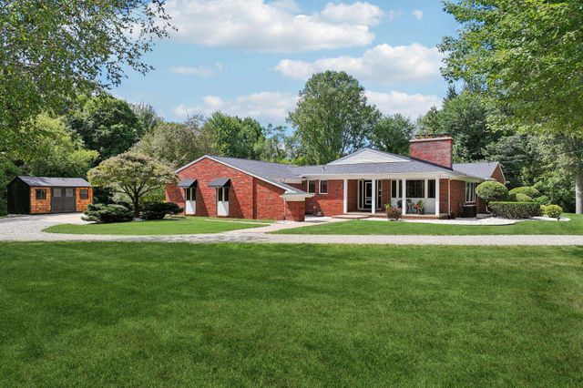 890 E Romeo Road, Oakland Twp, MI 48363