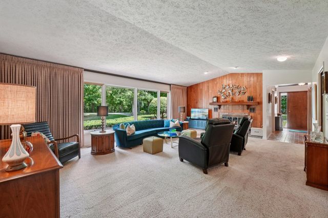 890 E Romeo Road, Oakland Twp, MI 48363