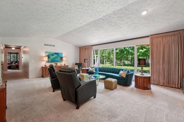 890 E Romeo Road, Oakland Twp, MI 48363