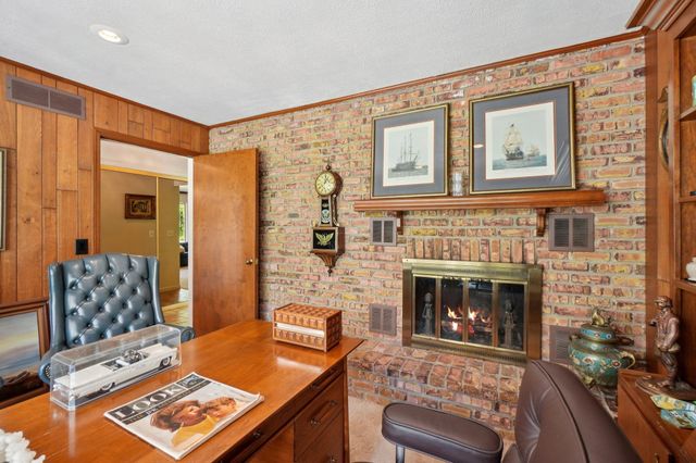 890 E Romeo Road, Oakland Twp, MI 48363