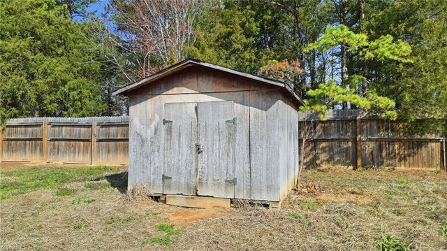 249 Quail Hill Drive, Lexington, NC 27295