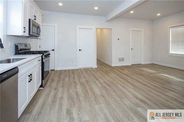 27 S 2nd Street, Fords, NJ 08863