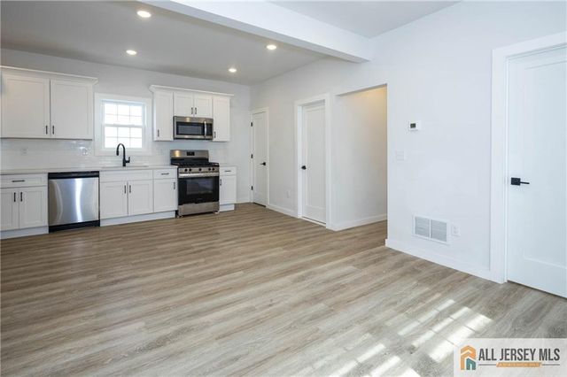 27 S 2nd Street, Fords, NJ 08863