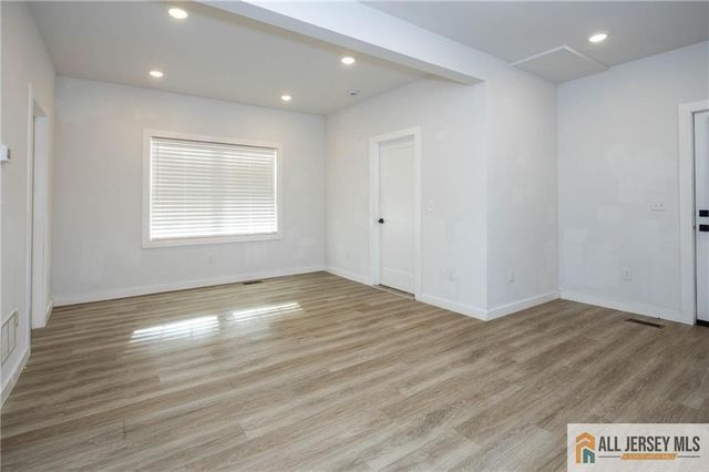 27 S 2nd Street, Fords, NJ 08863