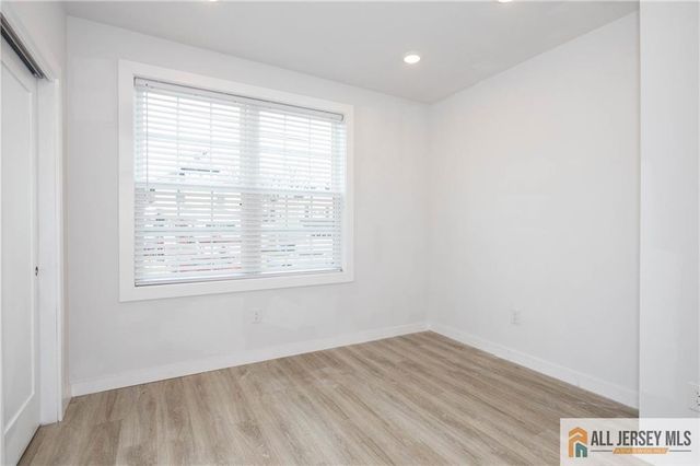 27 S 2nd Street, Fords, NJ 08863