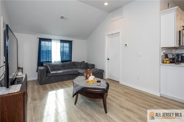 27 S 2nd Street, Fords, NJ 08863