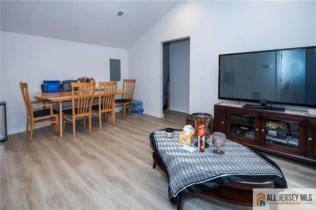 27 S 2nd Street, Fords, NJ 08863