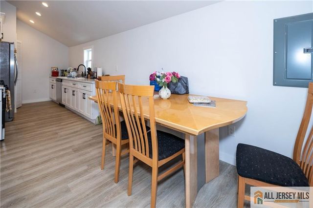 27 S 2nd Street, Fords, NJ 08863