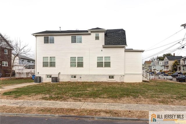 27 S 2nd Street, Fords, NJ 08863