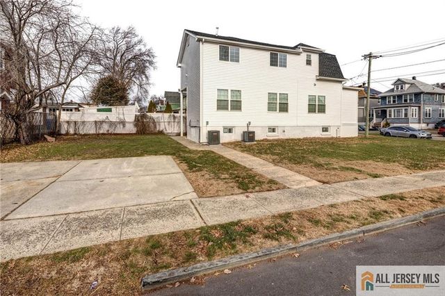 27 S 2nd Street, Fords, NJ 08863