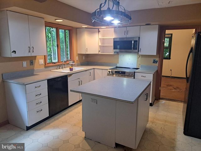 31 OLD HICKORY DR, Richboro, PA 18954