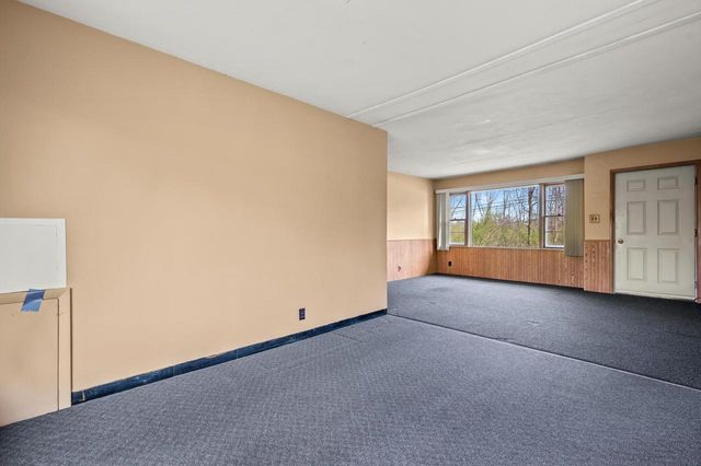 N40W26975 Capitol DRIVE, Pewaukee, WI 53072