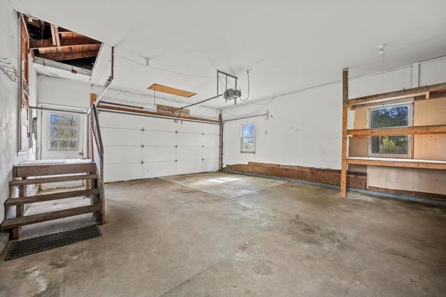 N40W26975 Capitol DRIVE, Pewaukee, WI 53072