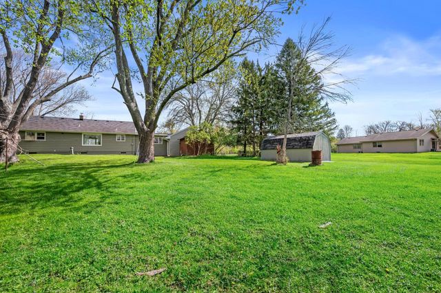 N40W26975 Capitol DRIVE, Pewaukee, WI 53072