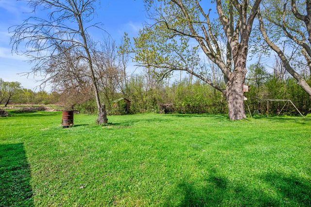 N40W26975 Capitol DRIVE, Pewaukee, WI 53072