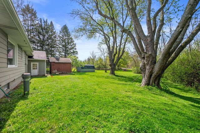 N40W26975 Capitol DRIVE, Pewaukee, WI 53072