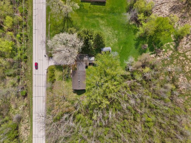 N40W26975 Capitol DRIVE, Pewaukee, WI 53072