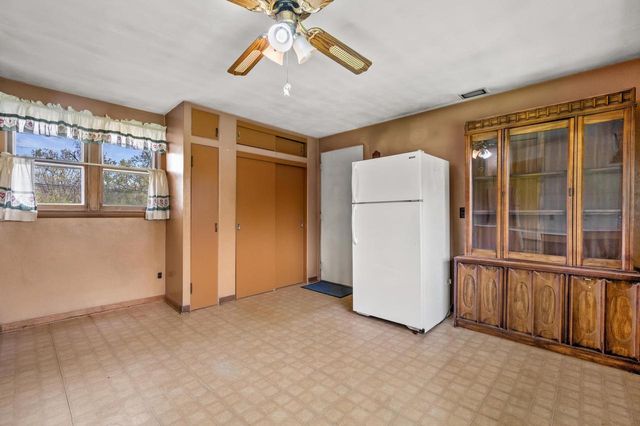 N40W26975 Capitol DRIVE, Pewaukee, WI 53072