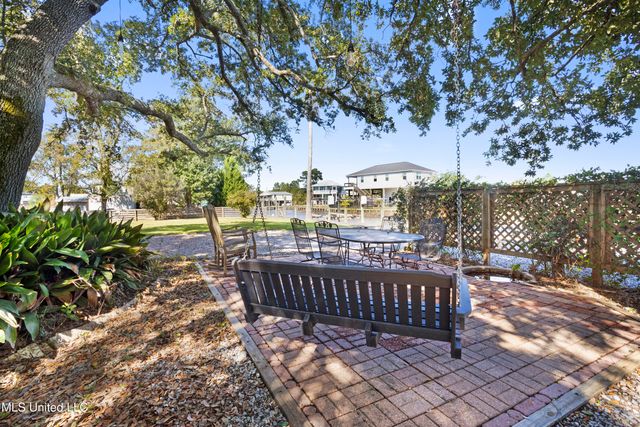 11046 New York Street, Bay Saint Louis, MS 39520