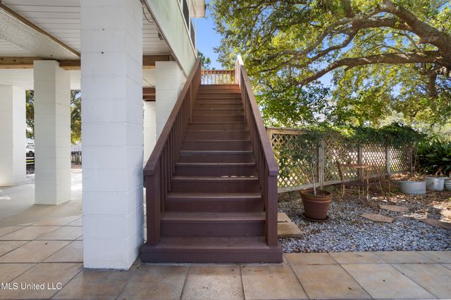 11046 New York Street, Bay Saint Louis, MS 39520