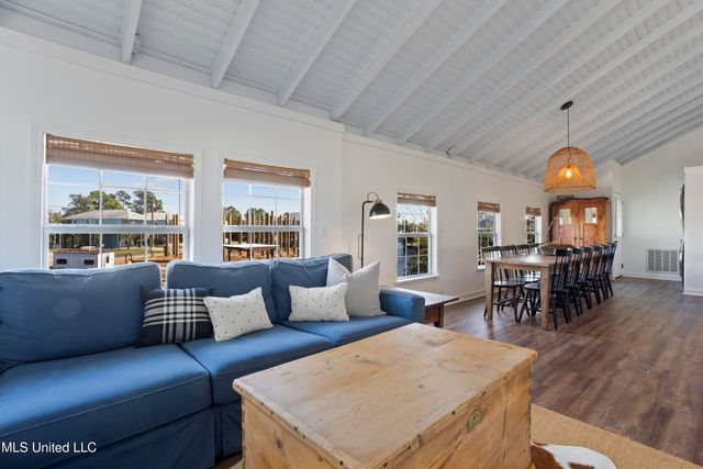 11046 New York Street, Bay Saint Louis, MS 39520