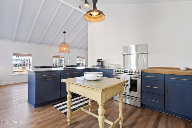 11046 New York Street, Bay Saint Louis, MS 39520