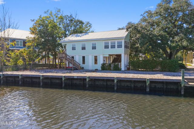 11046 New York Street, Bay Saint Louis, MS 39520