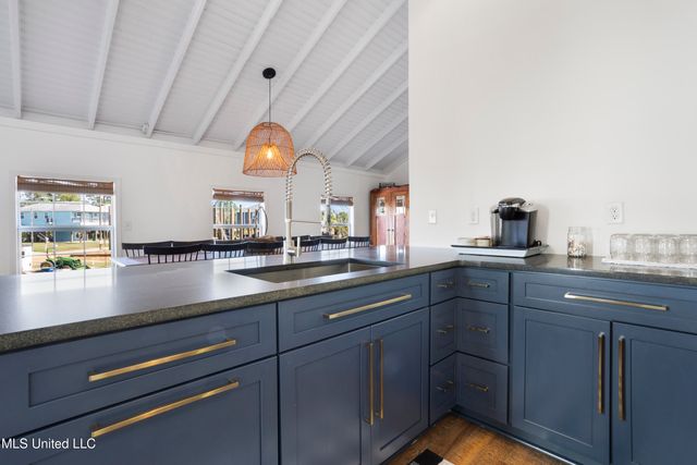 11046 New York Street, Bay Saint Louis, MS 39520