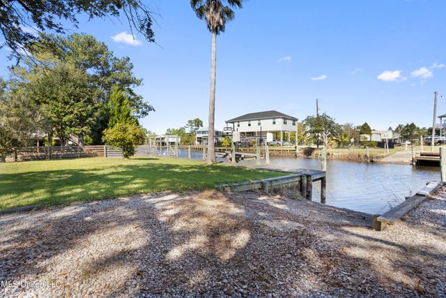 11046 New York Street, Bay Saint Louis, MS 39520