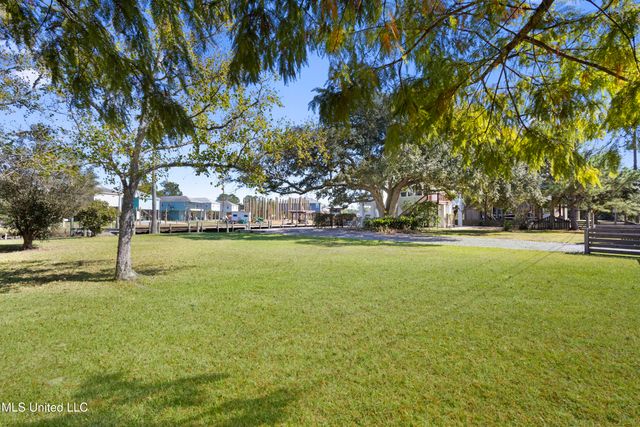 11046 New York Street, Bay Saint Louis, MS 39520