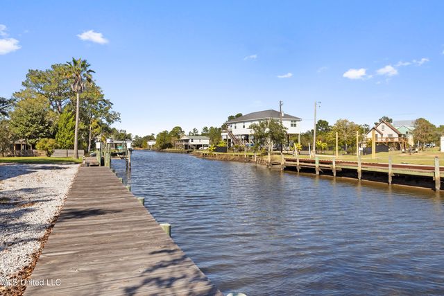 11046 New York Street, Bay Saint Louis, MS 39520